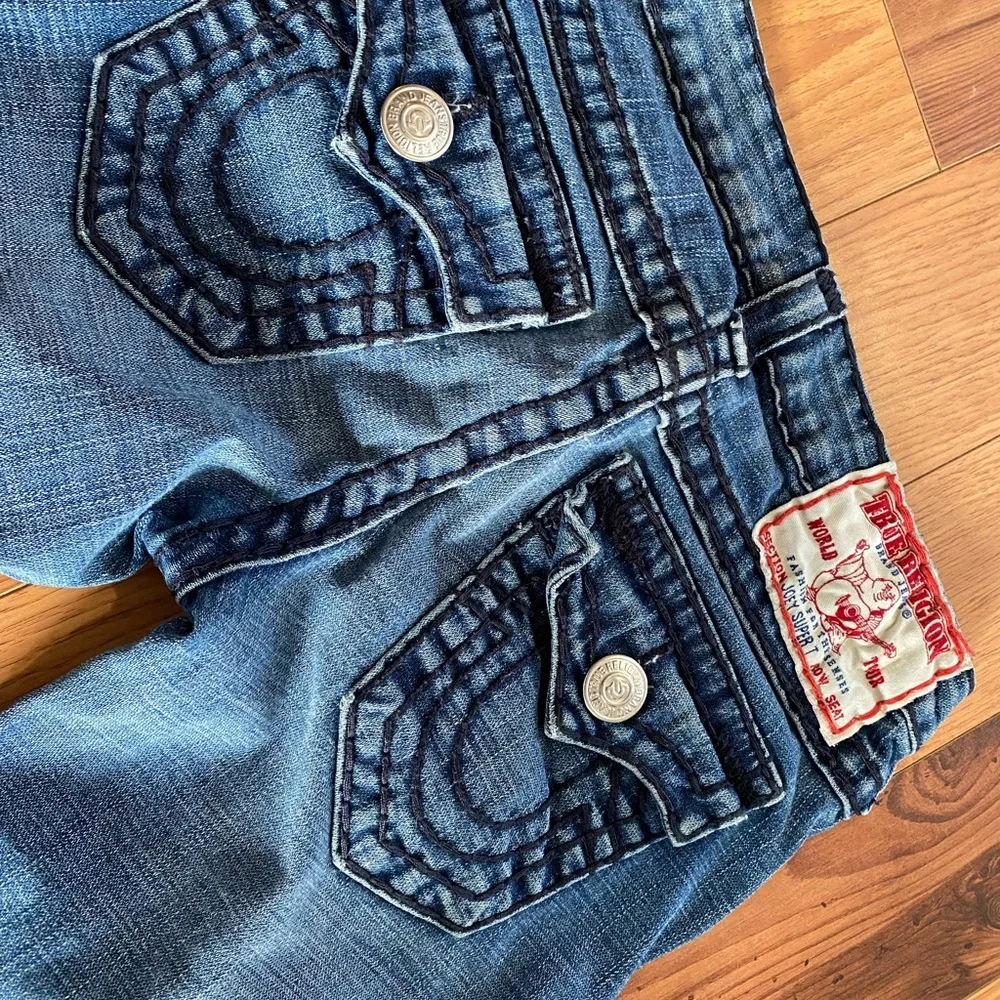 Women’s True religion low rise flare leg jeans - Picture 3 of 11